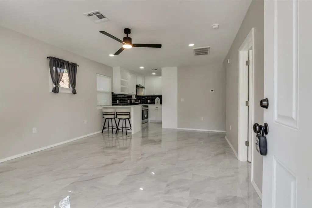 Photo 4 — 417 SE 23rd Street, Oklahoma City, OK 73129