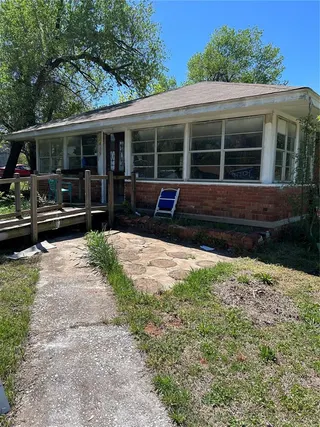 Sold home at 1415 N Lloyd Drive