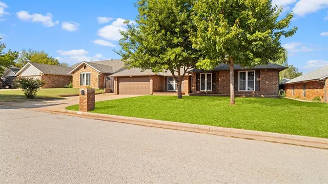 Photo 3 — 1021 NW 167th Street, Edmond, OK 73012