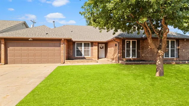 Photo 4 — 1021 NW 167th Street, Edmond, OK 73012