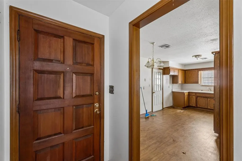 Photo 4 — 509 SW 67th Street, Oklahoma City, OK 73139