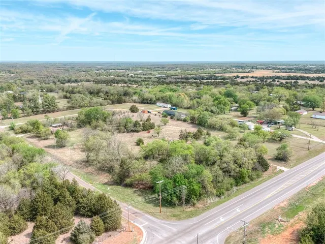 Photo 3 — 3601 Alameda Street, Norman, OK 73026