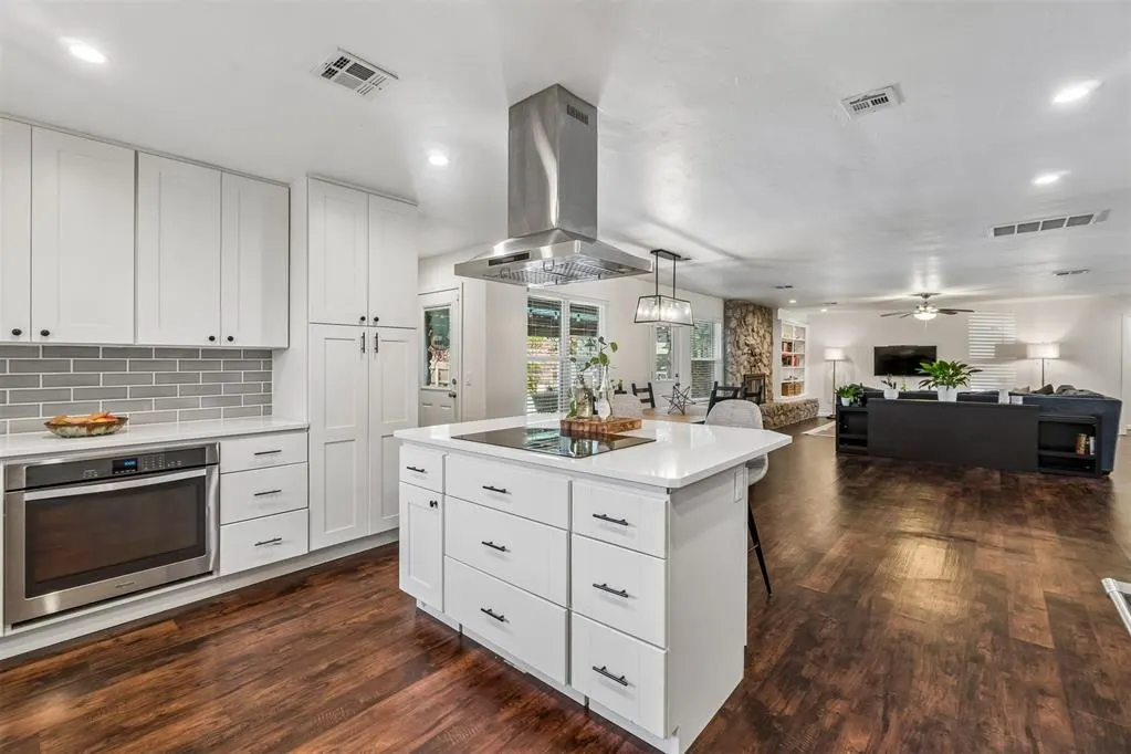 Photo 15 — 1305 Smiling Hill Boulevard, Edmond, OK 73013