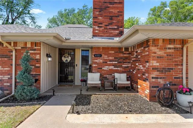 Photo 3 — 601 N Pecan Street, Weatherford, OK 73096