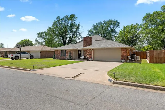 Photo 4 — 601 N Pecan Street, Weatherford, OK 73096