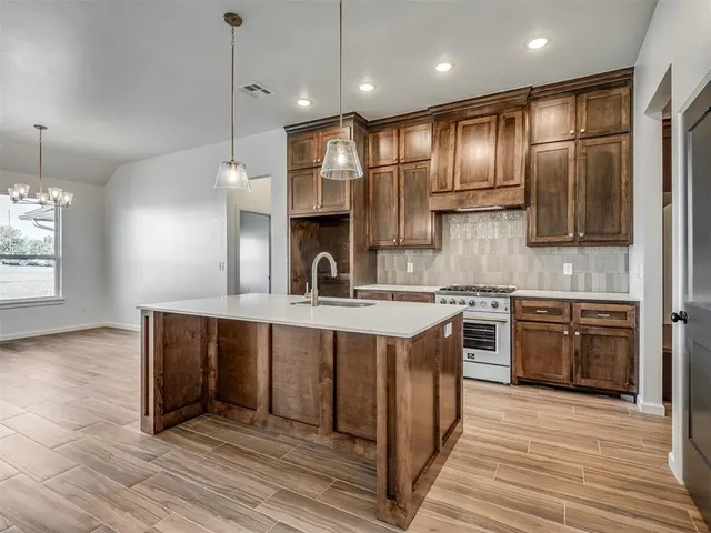 Photo 8 — 5101 Misty Wood Lane, Mustang, OK 73064