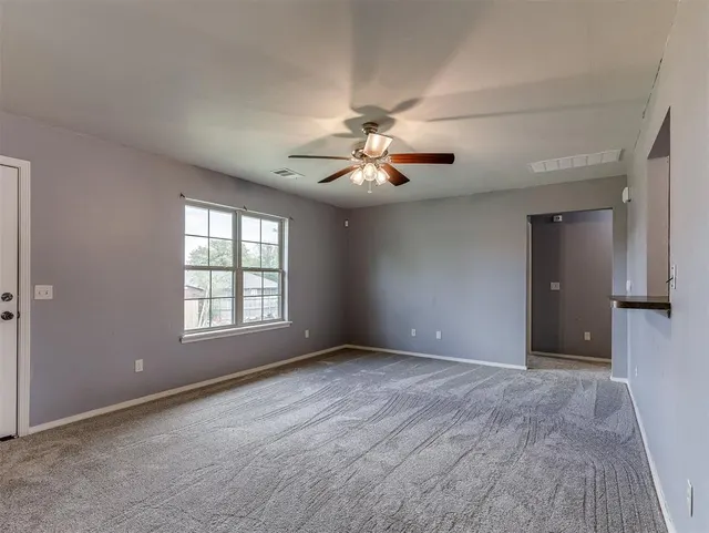 Photo 7 — 663 SW 12th Street, Blanchard, OK 73010