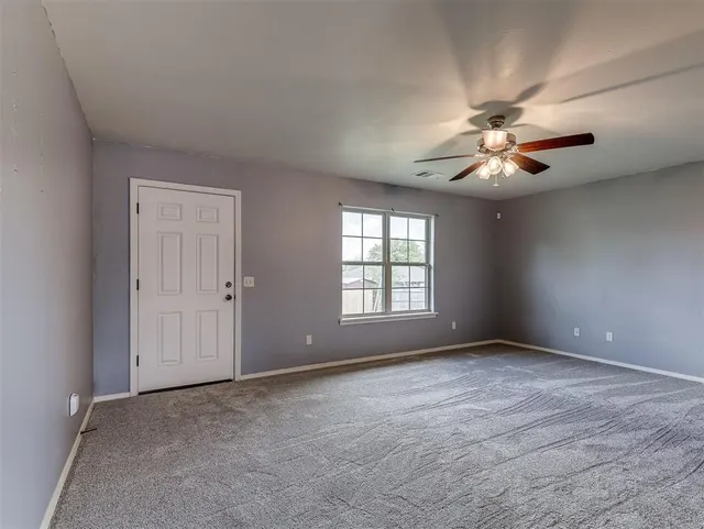 Photo 8 — 663 SW 12th Street, Blanchard, OK 73010