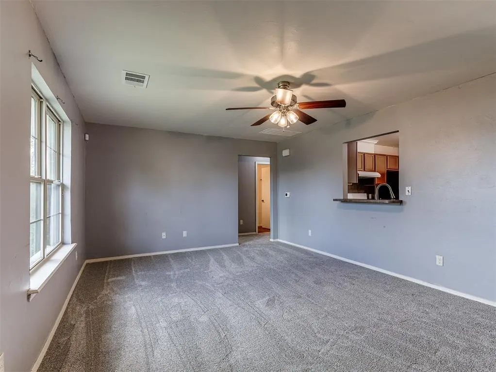 Photo 9 — 663 SW 12th Street, Blanchard, OK 73010