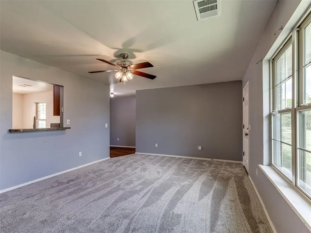 Photo 11 — 663 SW 12th Street, Blanchard, OK 73010