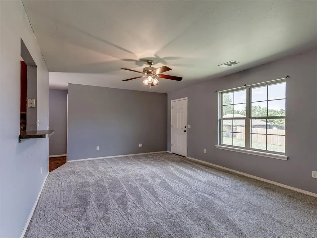 Photo 12 — 663 SW 12th Street, Blanchard, OK 73010