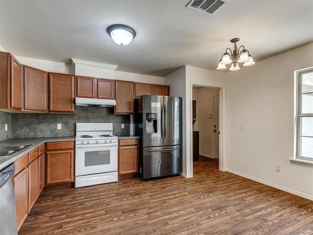 Photo 13 — 663 SW 12th Street, Blanchard, OK 73010
