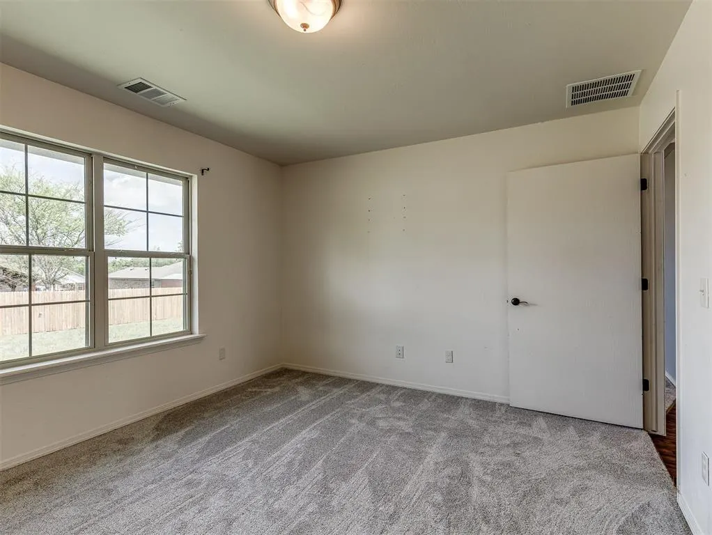 Photo 19 — 663 SW 12th Street, Blanchard, OK 73010
