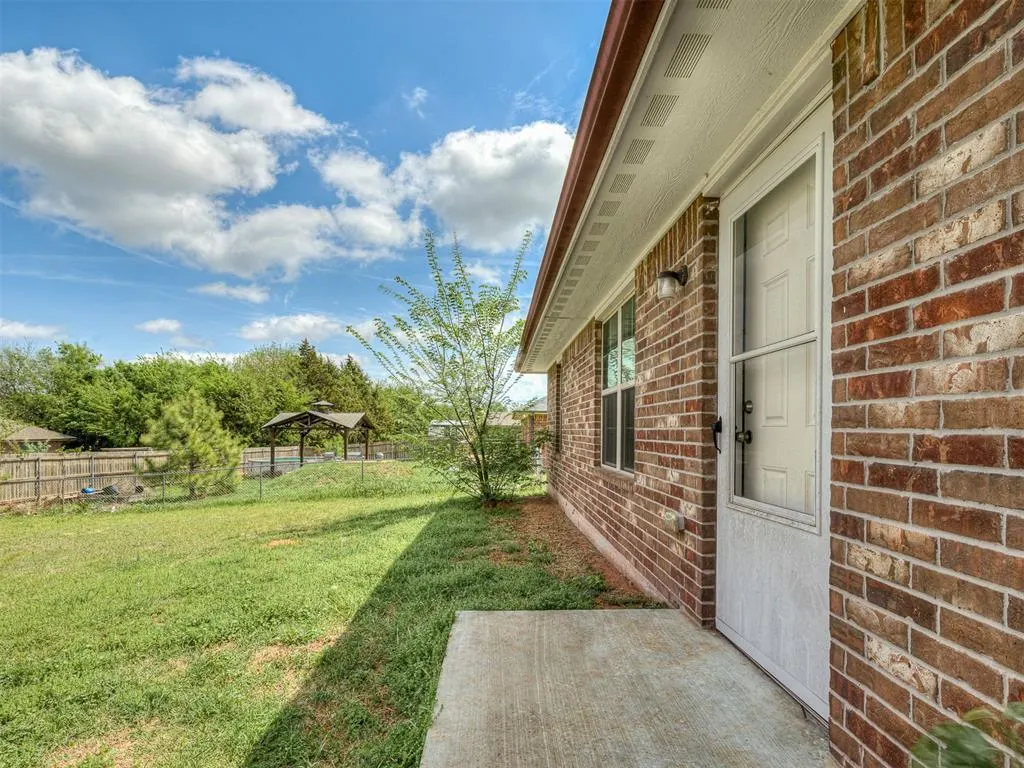 Photo 34 — 663 SW 12th Street, Blanchard, OK 73010