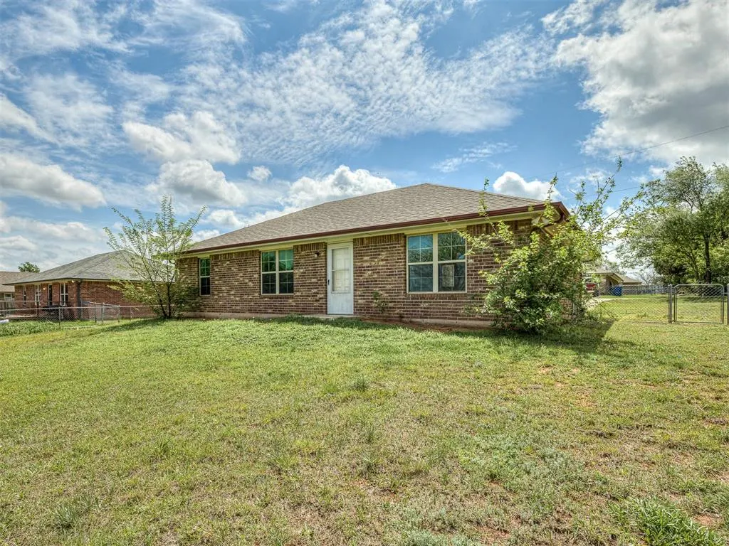 Photo 35 — 663 SW 12th Street, Blanchard, OK 73010