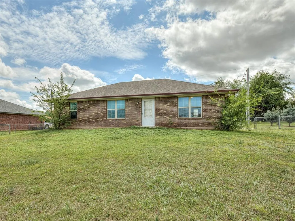 Photo 36 — 663 SW 12th Street, Blanchard, OK 73010
