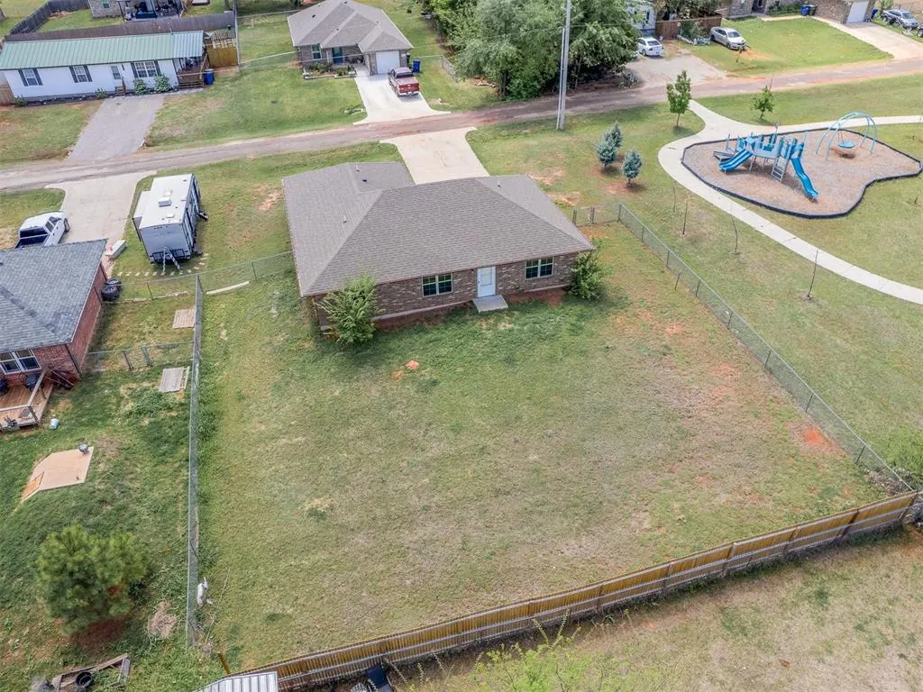Photo 38 — 663 SW 12th Street, Blanchard, OK 73010
