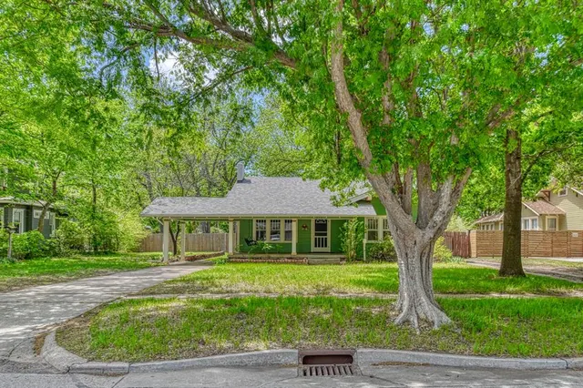 Photo 5 — 620 Chautauqua Avenue, Norman, OK 73069