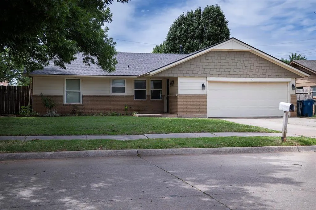 Photo 2 — 734 W 7th Street, Edmond, OK 73003