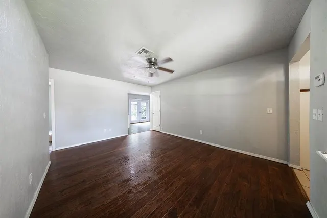 Photo 5 — 734 W 7th Street, Edmond, OK 73003