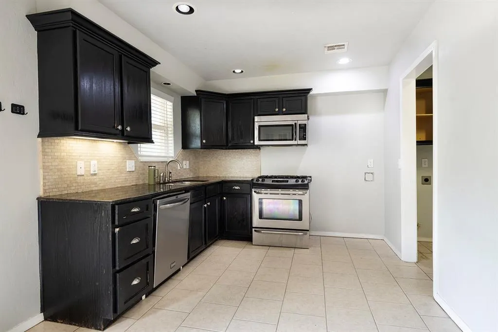 Photo 7 — 734 W 7th Street, Edmond, OK 73003