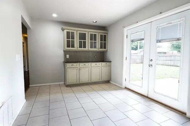 Photo 8 — 734 W 7th Street, Edmond, OK 73003