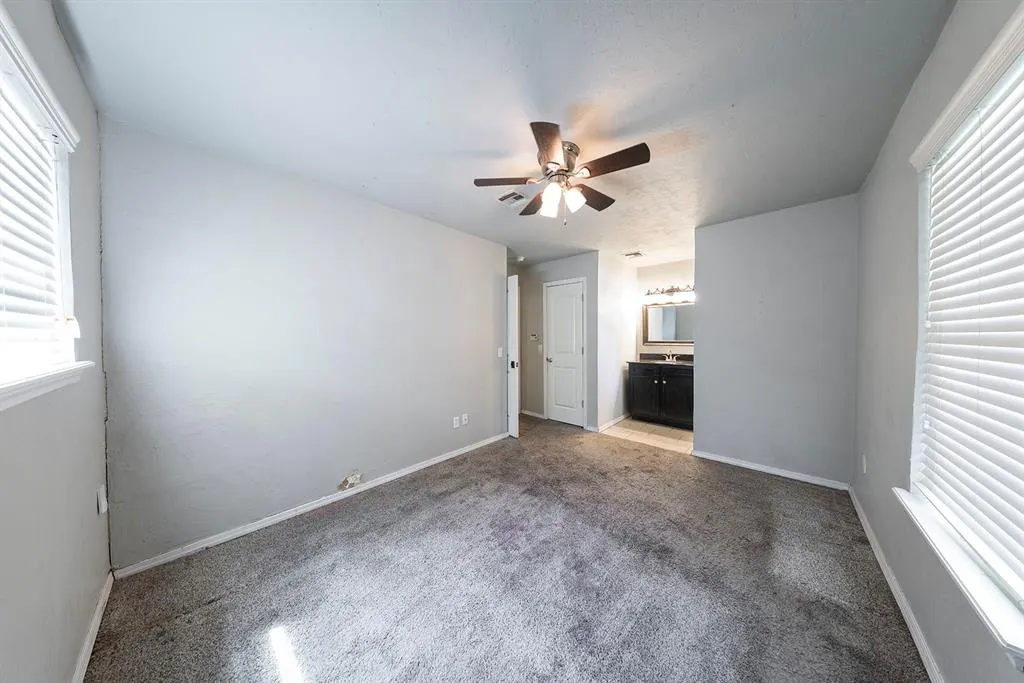 Photo 9 — 734 W 7th Street, Edmond, OK 73003