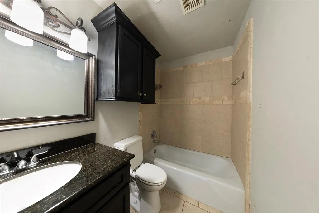 Photo 11 — 734 W 7th Street, Edmond, OK 73003