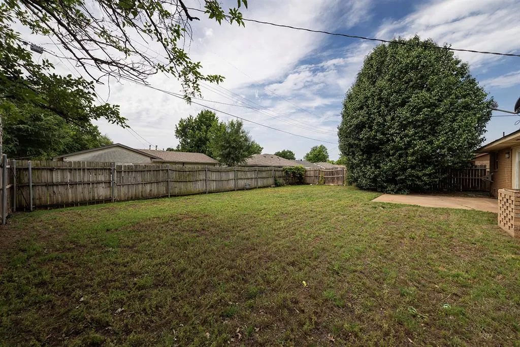 Photo 19 — 734 W 7th Street, Edmond, OK 73003