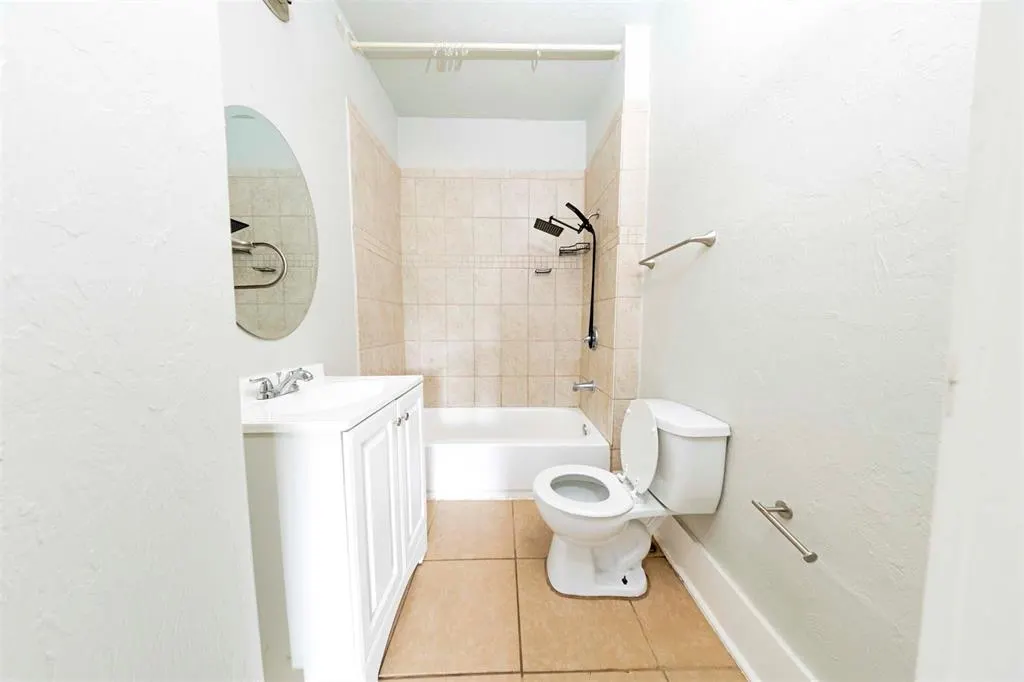 Photo 9 — 1200 NE 19th Street, Oklahoma City, OK 73111