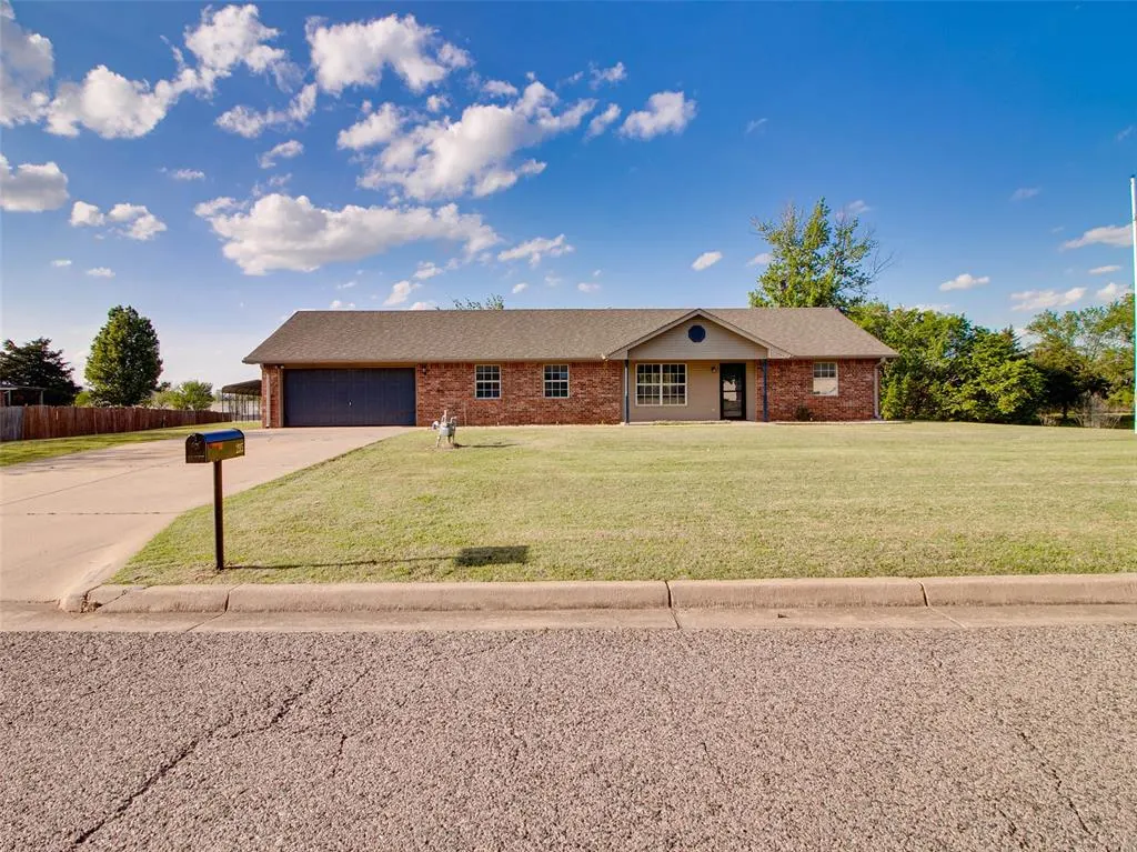 Photo 3 — 215 W 12th Street, Stroud, OK 74079