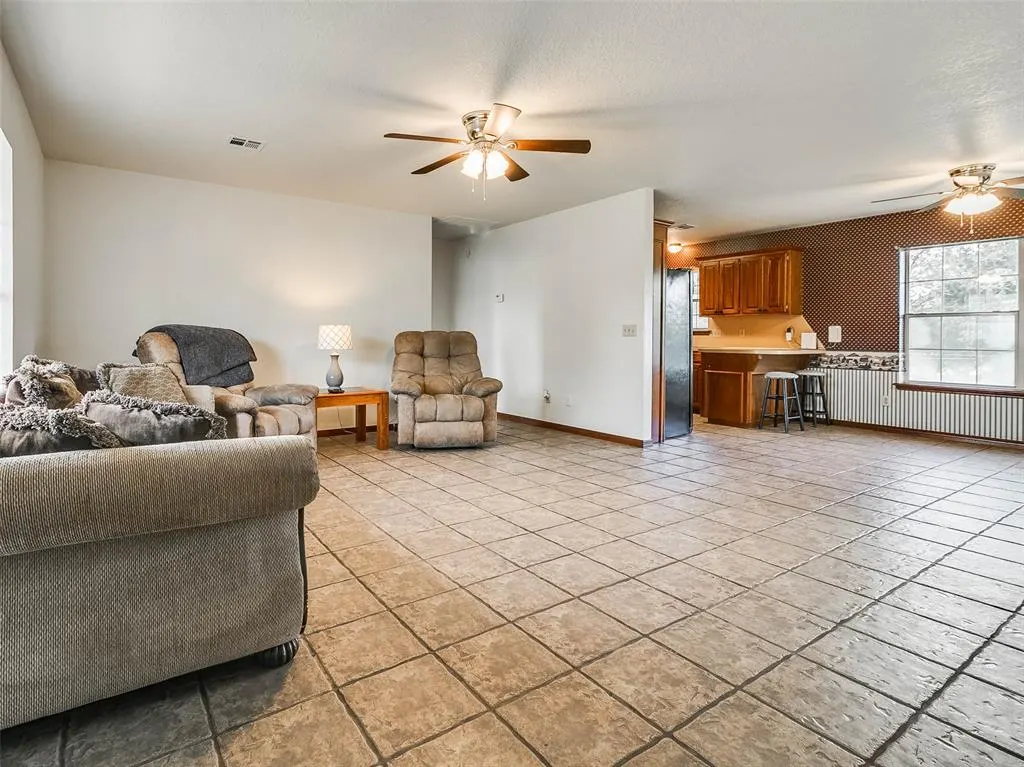 Photo 12 — 215 W 12th Street, Stroud, OK 74079