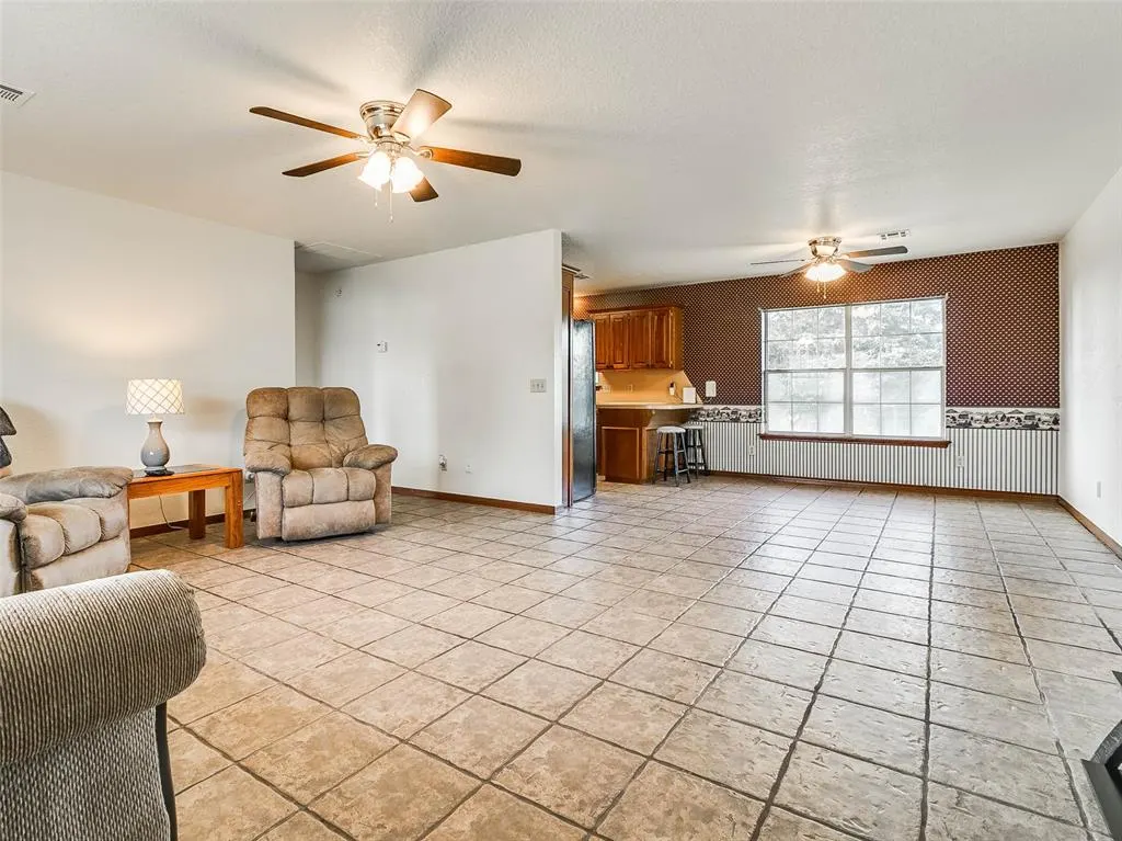 Photo 13 — 215 W 12th Street, Stroud, OK 74079