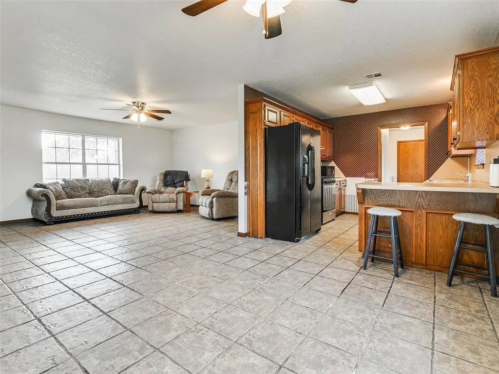 Photo 14 — 215 W 12th Street, Stroud, OK 74079