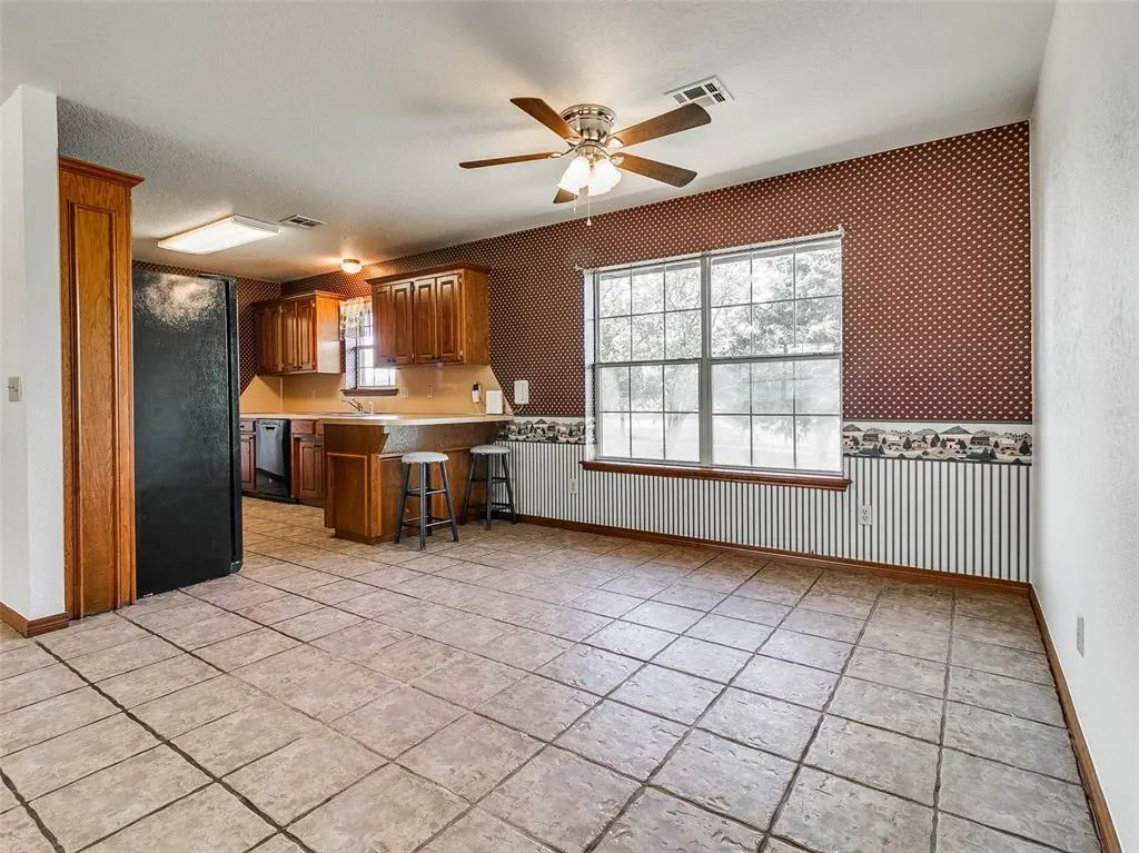 Photo 17 — 215 W 12th Street, Stroud, OK 74079