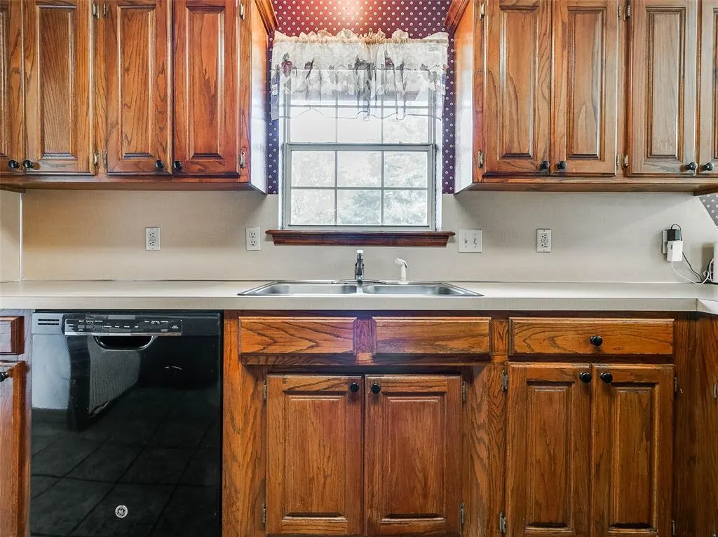 Photo 24 — 215 W 12th Street, Stroud, OK 74079