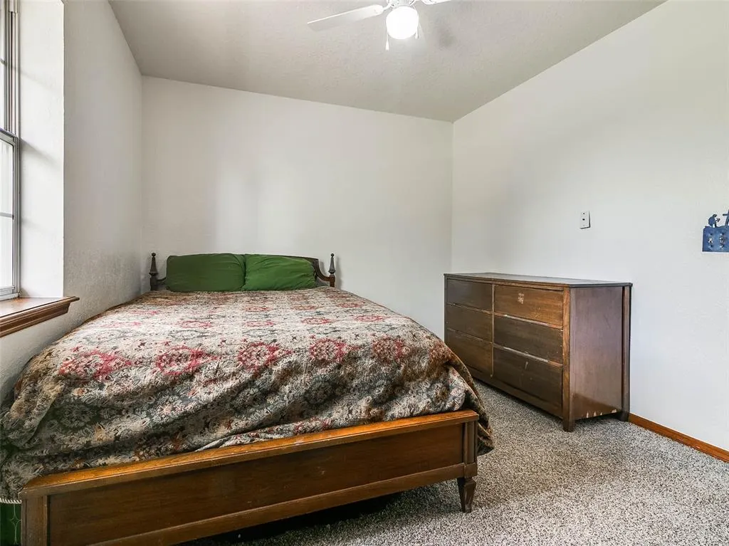 Photo 32 — 215 W 12th Street, Stroud, OK 74079