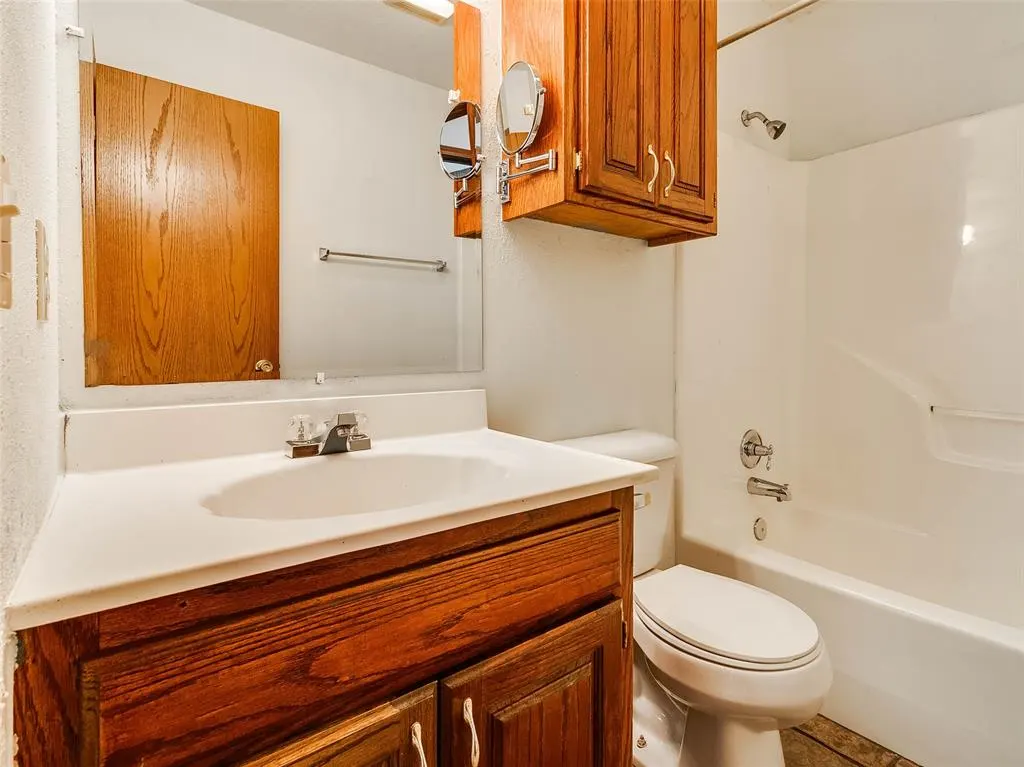 Photo 37 — 215 W 12th Street, Stroud, OK 74079