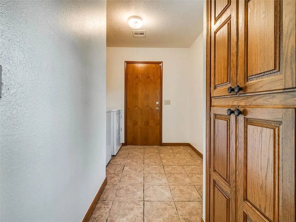 Photo 39 — 215 W 12th Street, Stroud, OK 74079