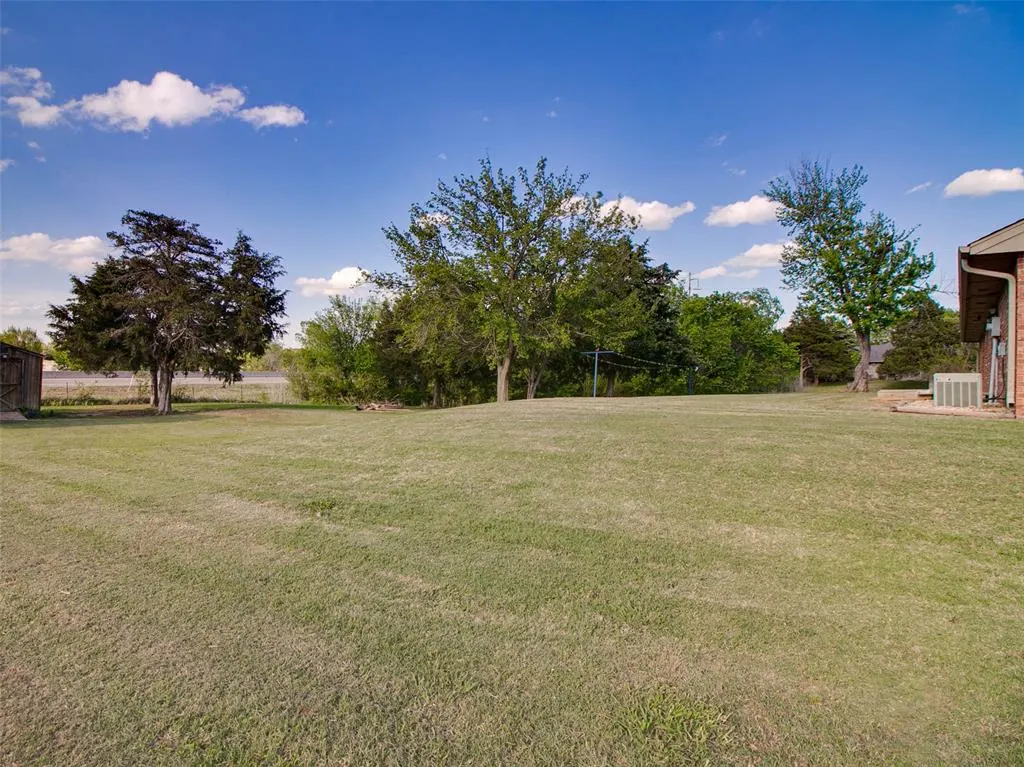 Photo 42 — 215 W 12th Street, Stroud, OK 74079