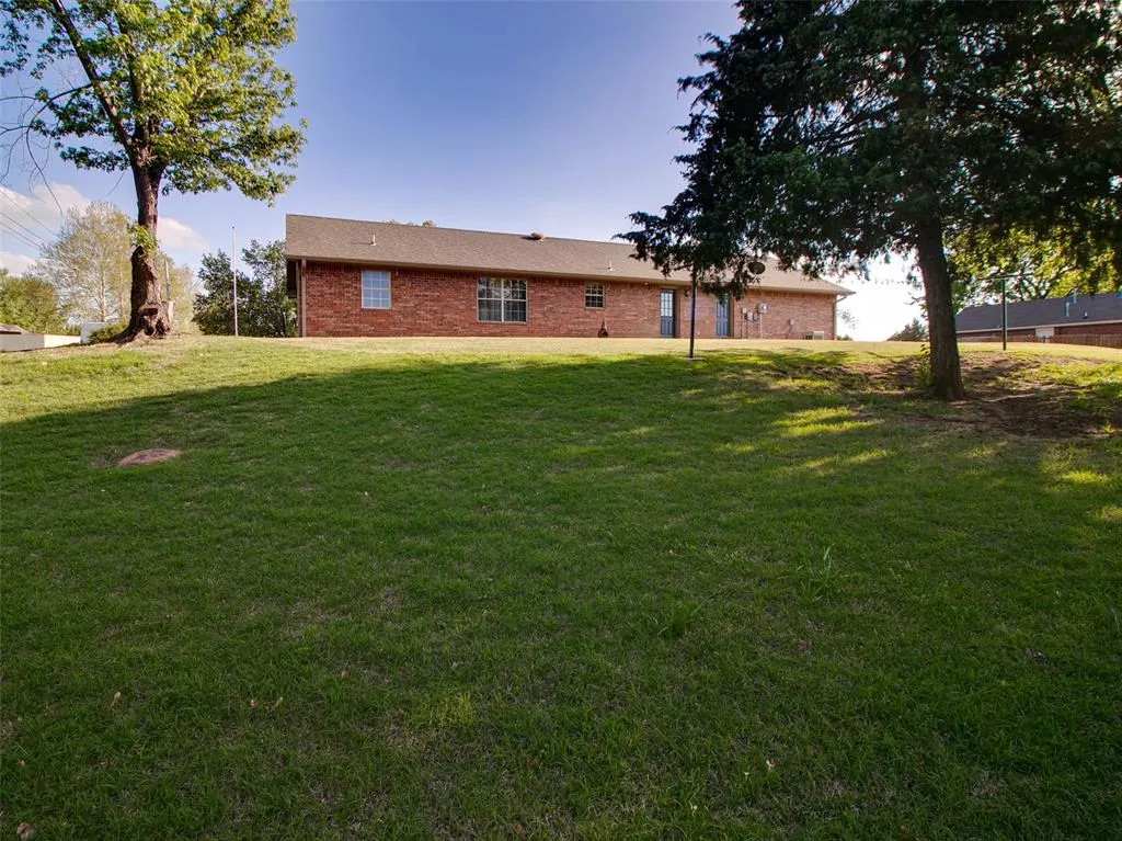 Photo 47 — 215 W 12th Street, Stroud, OK 74079