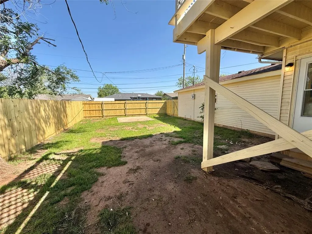 Photo 29 — 517 W Bradford Avenue, Altus, OK 73521