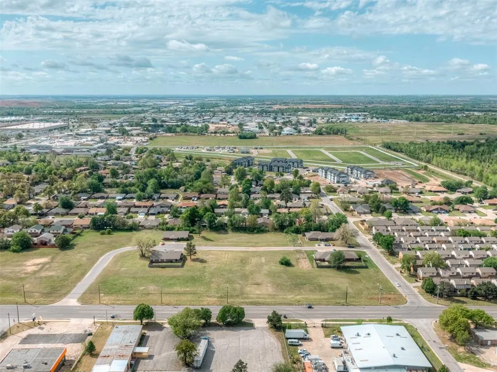 Photo 11 — 8152 NW 10th Street, Oklahoma City, OK 73127
