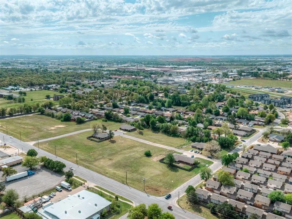 Photo 12 — 8152 NW 10th Street, Oklahoma City, OK 73127