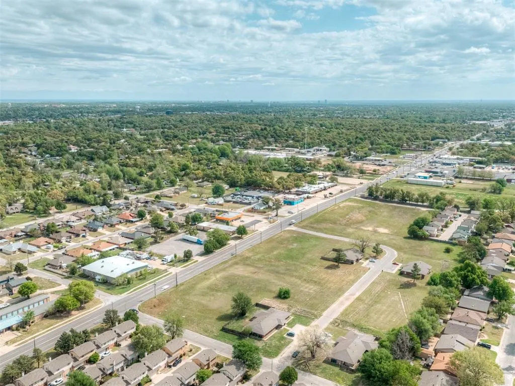 Photo 17 — 8152 NW 10th Street, Oklahoma City, OK 73127