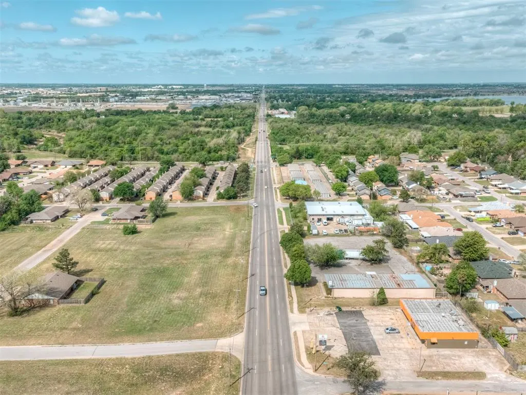Photo 18 — 8152 NW 10th Street, Oklahoma City, OK 73127