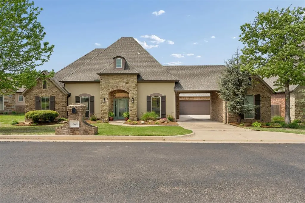 Front exterior — 2521 Scarlet Oak Court, Choctaw, OK 73020