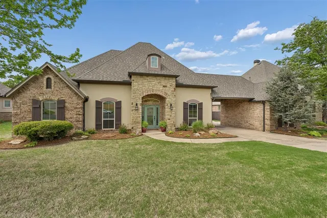Photo 2 — 2521 Scarlet Oak Court, Choctaw, OK 73020