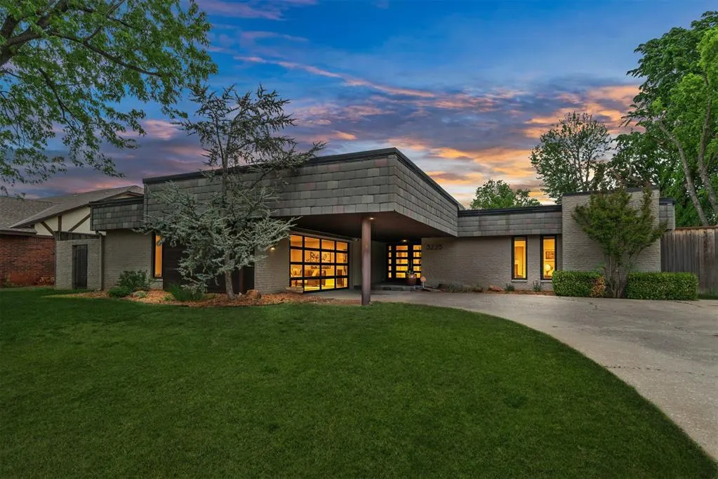 Front exterior — 3225 Stonybrook Road, Oklahoma City, OK 73120