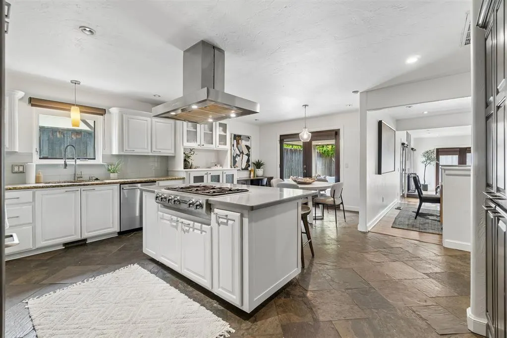 Photo 11 — 3225 Stonybrook Road, Oklahoma City, OK 73120